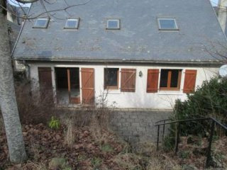 Traditional House with Garden