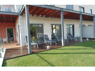 Luxurious, Secluded, Modern Apartment..