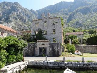 Ruin palace in Ljuta, Kotor