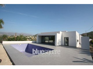 Fabulous Modern Style 3 Bed 2 Bath..