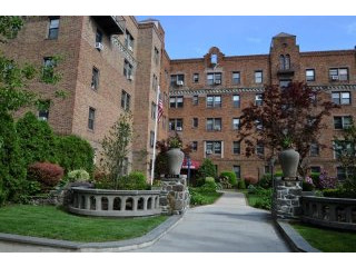 4 bedroom Commercial Property For Sale:..