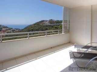 Spacious and bright apartment with two bedrooms and two..