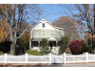 3 bedroom Residence For Sale: Cos Cob..