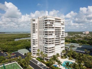 3 bedroom Flat For Sale: 5049 N Highway..