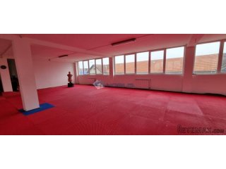 Samobor, centar, 428m2, 3 parking mjesta, 1. kat, lift