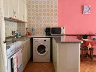 2 bedroom, 1 bathroom Apartment, (build..