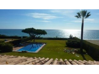 Exquisite Villa With Direct Sea Access