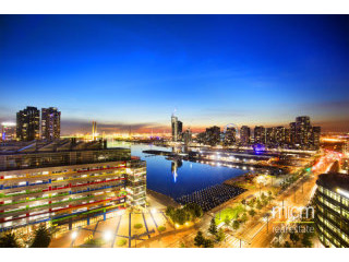 Sleek Retreat with Memorable Harbour..