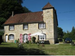 House with Guest Gite & Swimming Pool