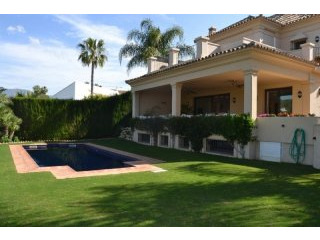 HM3S2773 - Villa For sale in Nueva..
