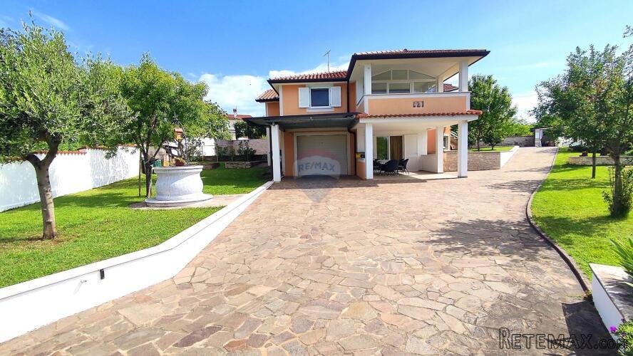Istra,Lovrečica okolica,kuća s bazenom i apartmanima - 2