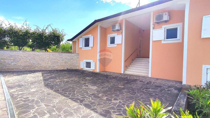 Istra,Lovrečica okolica,kuća s bazenom i apartmanima - 3