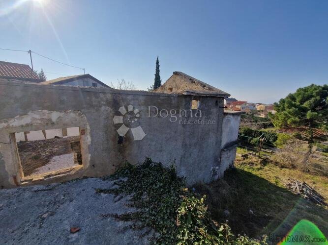 VIŠKOVO - STARINA S POTENCIJALOM - 3