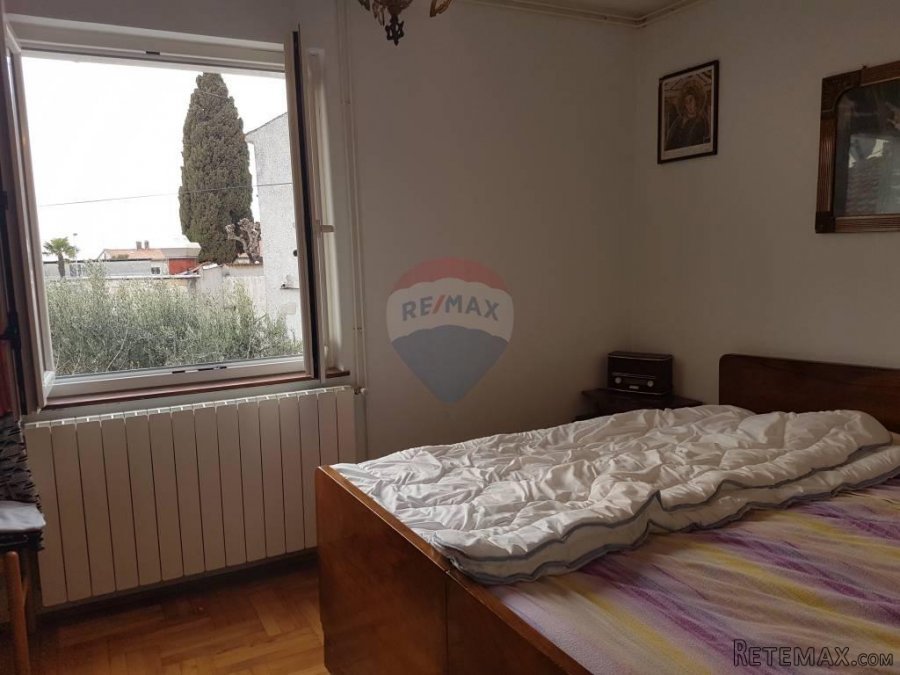 Prodaje se prostran stan od 120m2 s dvorištem - 10