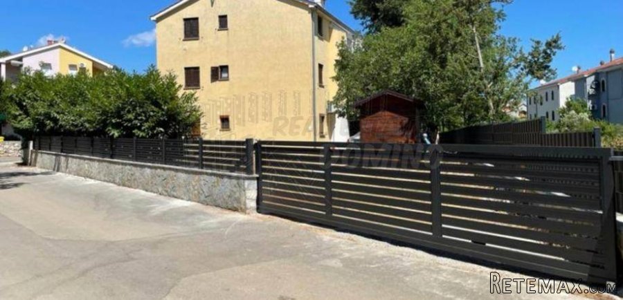 Apartman s prekrasnom okućnicom!! Malinska-okolica - 2