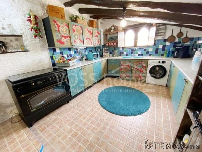 RESERVED/SALE AGREED 2024 & NEW & EXCLUSIVE LISTING TO VOSS.. - 12