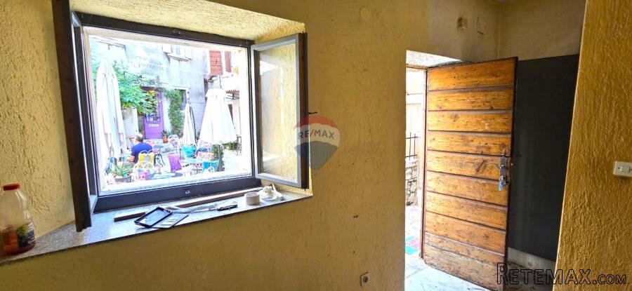 Rovinj, centar starog grada, kuća za renovaciju - 2