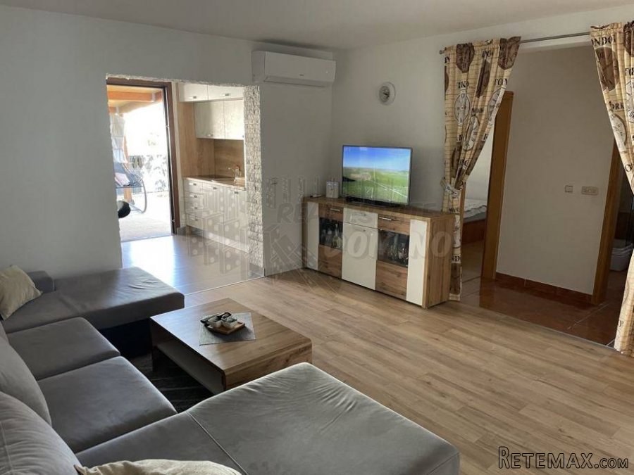 Apartman s prekrasnom okućnicom!! Malinska-okolica - 4