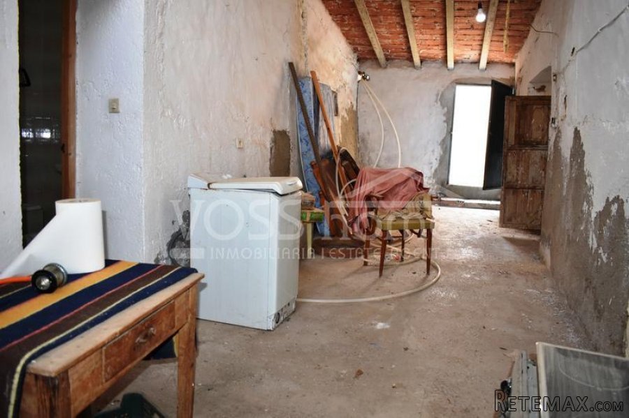 A spacious 2 storey village property of 291m2 currrently.. - 15