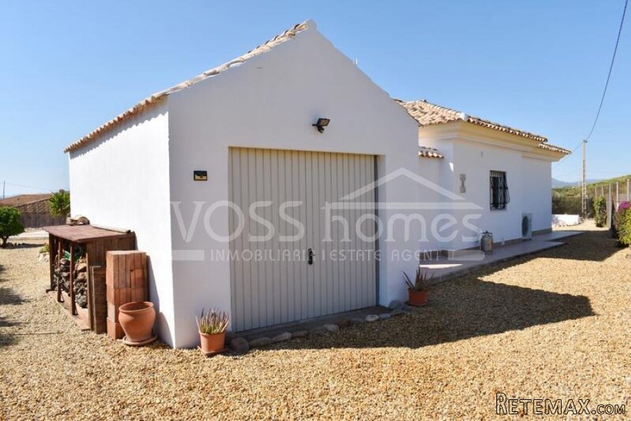 NEW & EXCLUSIVE TO VOSS HOMES - A pristine condition.. - 17