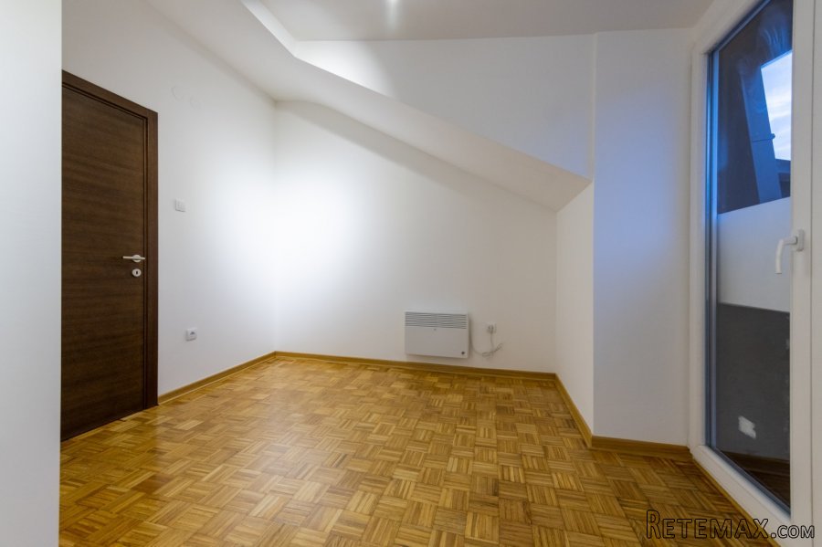 Kanarevo brdo-2,5-67m2-renoviran-vlasnik - 19