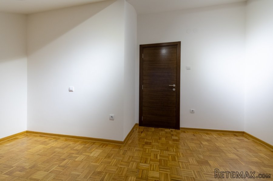 Kanarevo brdo-2,5-67m2-renoviran-vlasnik - 20
