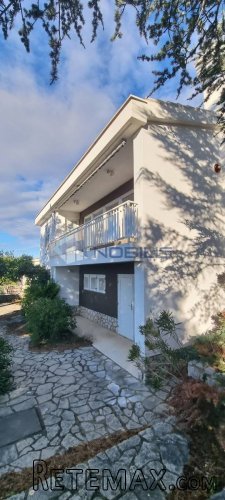 Novi Vinodolski, u blizini nove marine, kuća 200m2.. - 2