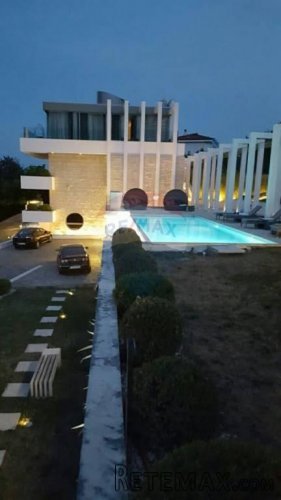 EKSKLUZIVNA VILA NA ODLIČNOJ LOKACIJI - 8