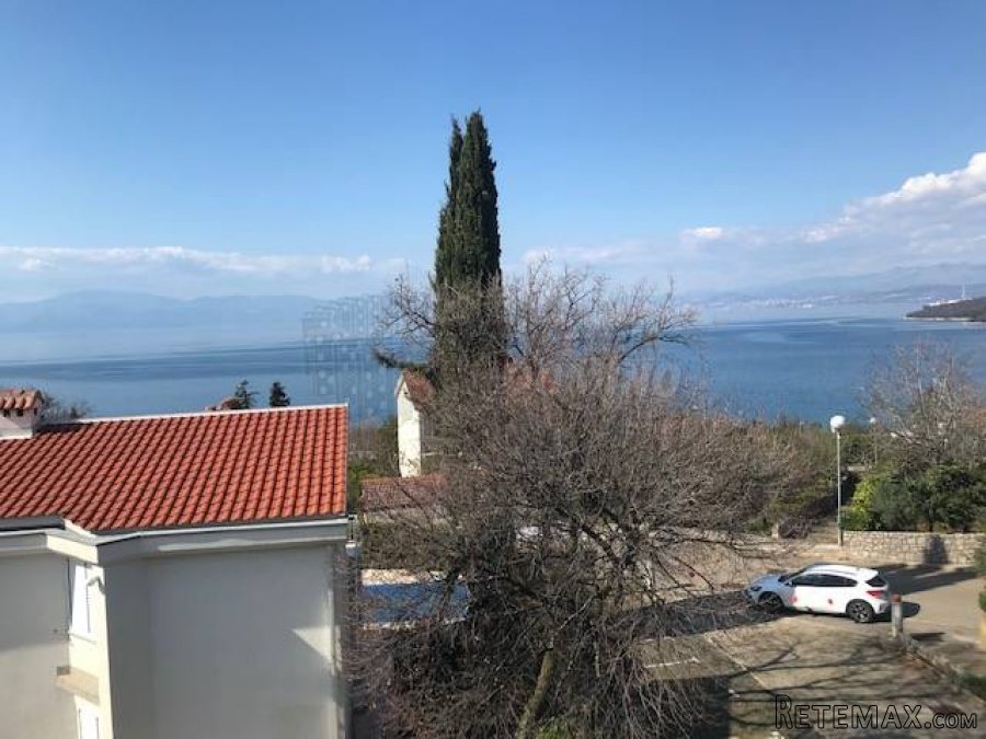 Apartman s prekrasnim pogledom na more!! Njivice! - 2