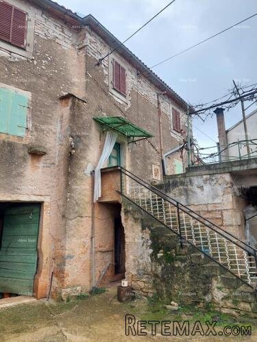 Prodaje se kuća za renovaciju, blizina Tinjana! - 2