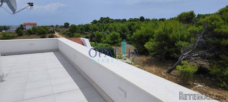 Vir, E4 Trosoban apartman sa pogledom na more