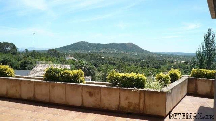 Fantastic villa in superb location close to Inca Plot of..
