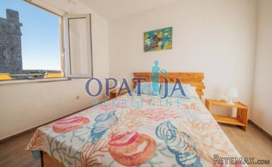 Zadar Okolica, obiteljska kuća na samom moru, rijetkost u..