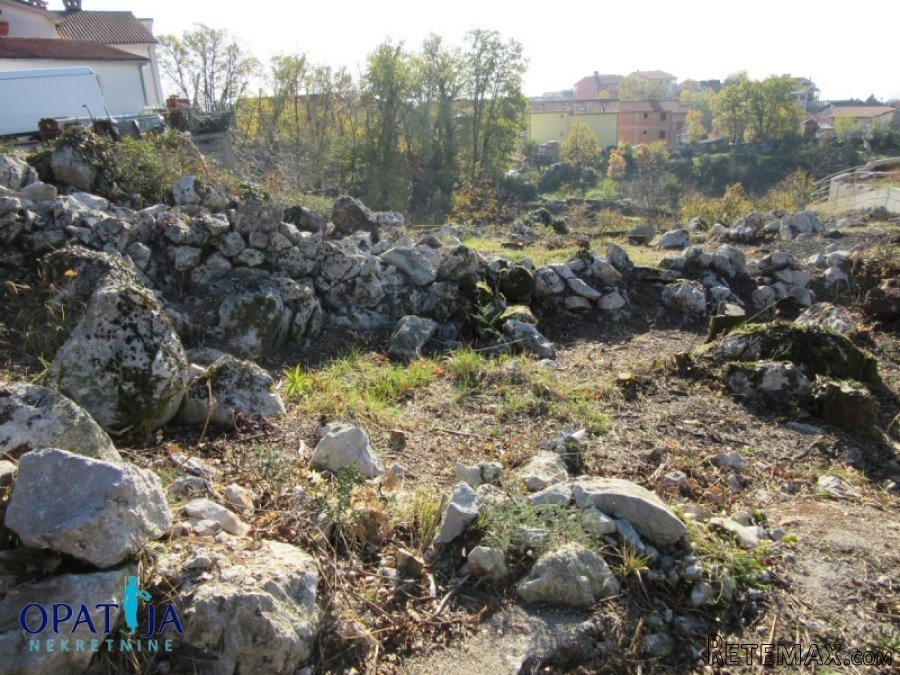Kastav- građevinsko zemljište za obiteljsku kuću vrlo su.. - 2