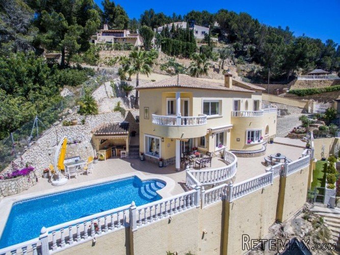 Superb villa, of excellent quality, located in a lovely..
