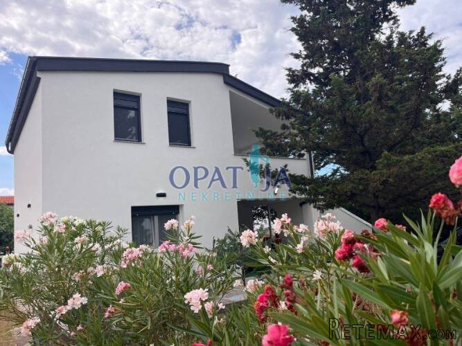 Vir, Kuća s 2 apartmana, 1. kat za adaptaciju
