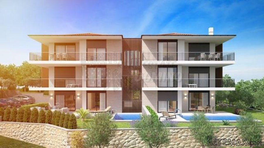 Apartman na samo 250 m od mora! Njivice! - 2
