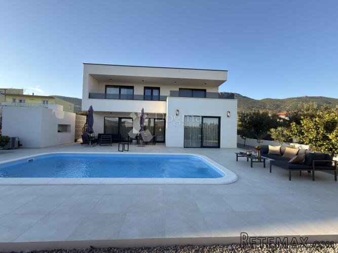 DIZAJNERSKA VILA KAŠTELA - 2