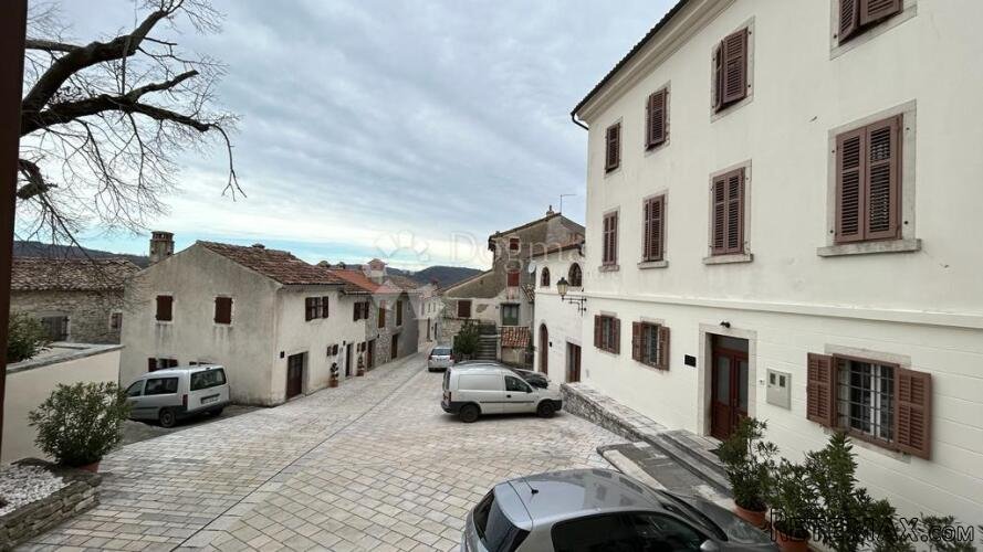 Kuća u Centru Pićna - Novi Krov, Fasada i Instalacije - 3