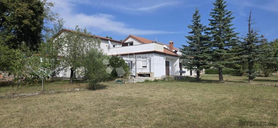 Obiteljska kuća s 5 apartmana - 3
