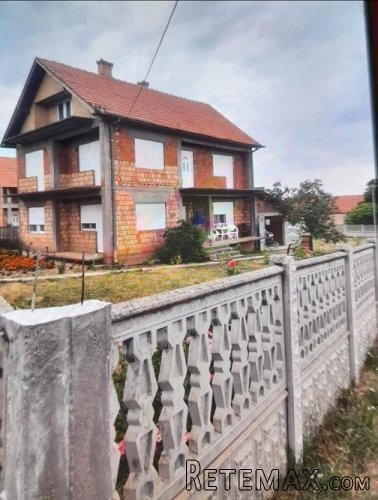 Prodajem kucu u Velikoj Krsni-Mladenovac