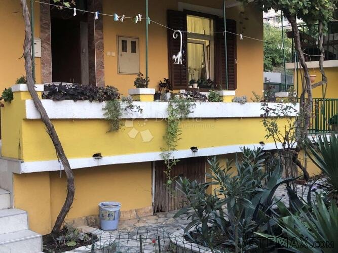 Krimeja, kuća s lijepom okućnicom i pogledom na more - 2