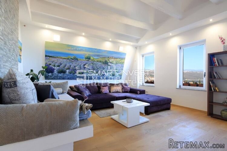 OPATIJA - STROGI CENTAR, novouređen stan 170 m2 za najam - 2