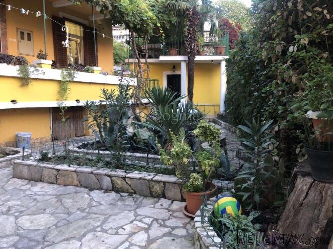 Krimeja, kuća s lijepom okućnicom i pogledom na more - 7