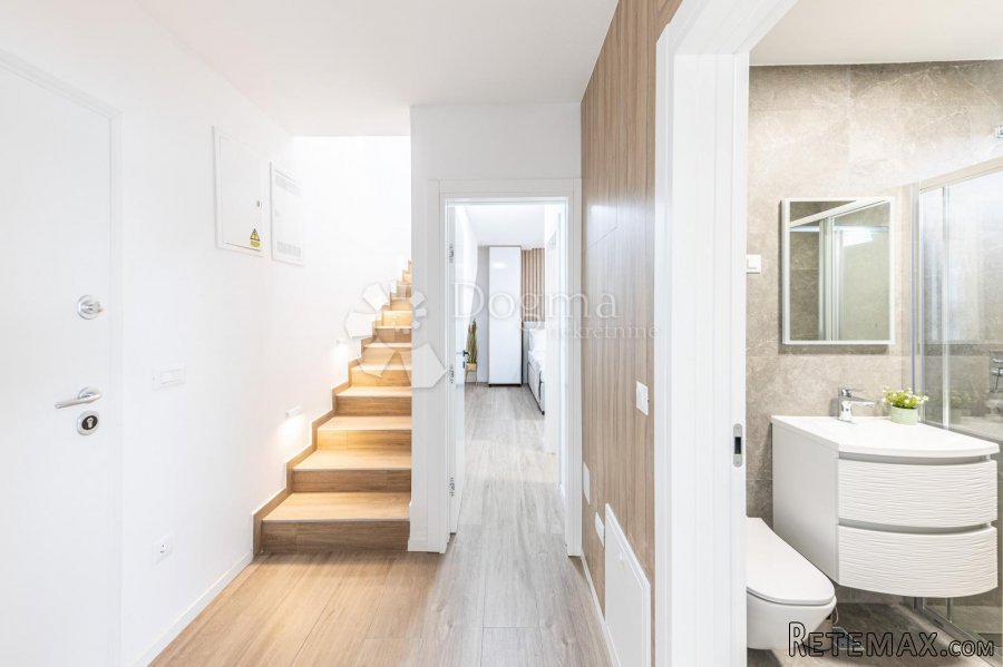 Dvooetažni apartman uz more - 9