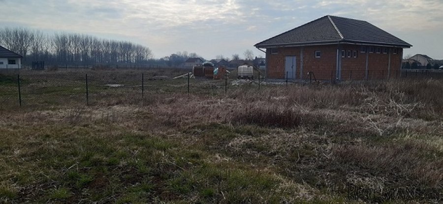Gradjevinski plac sa pomocnim objektom u Rumenci