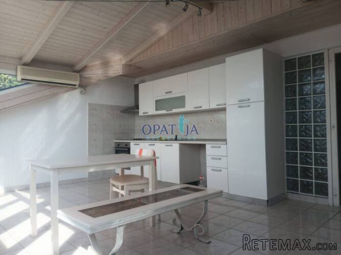 Opatija-Ičići, prekrasan 3 sobni stan za radnike 200 €