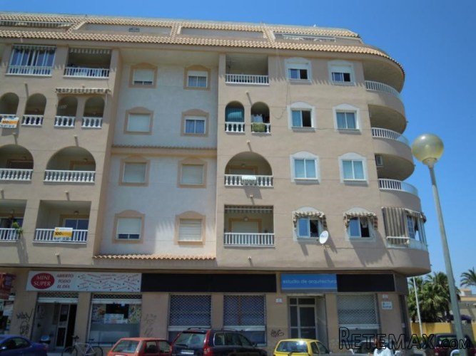 Estupendo apartamento a 900 metros de la playa, en..