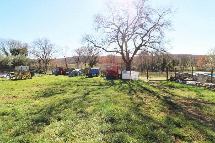 POREČ, okolica-građevinska parcela 2025m2 - 3