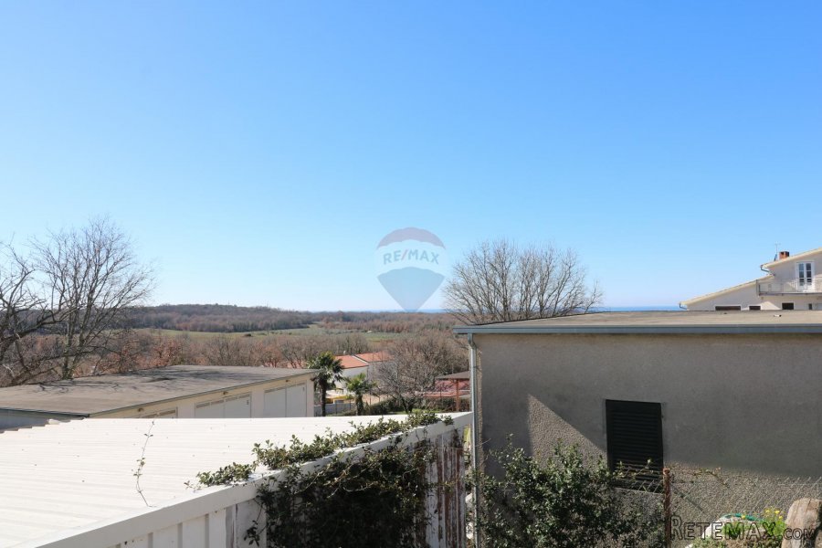 POREČ, okolica-građevinska parcela 2025m2 - 4